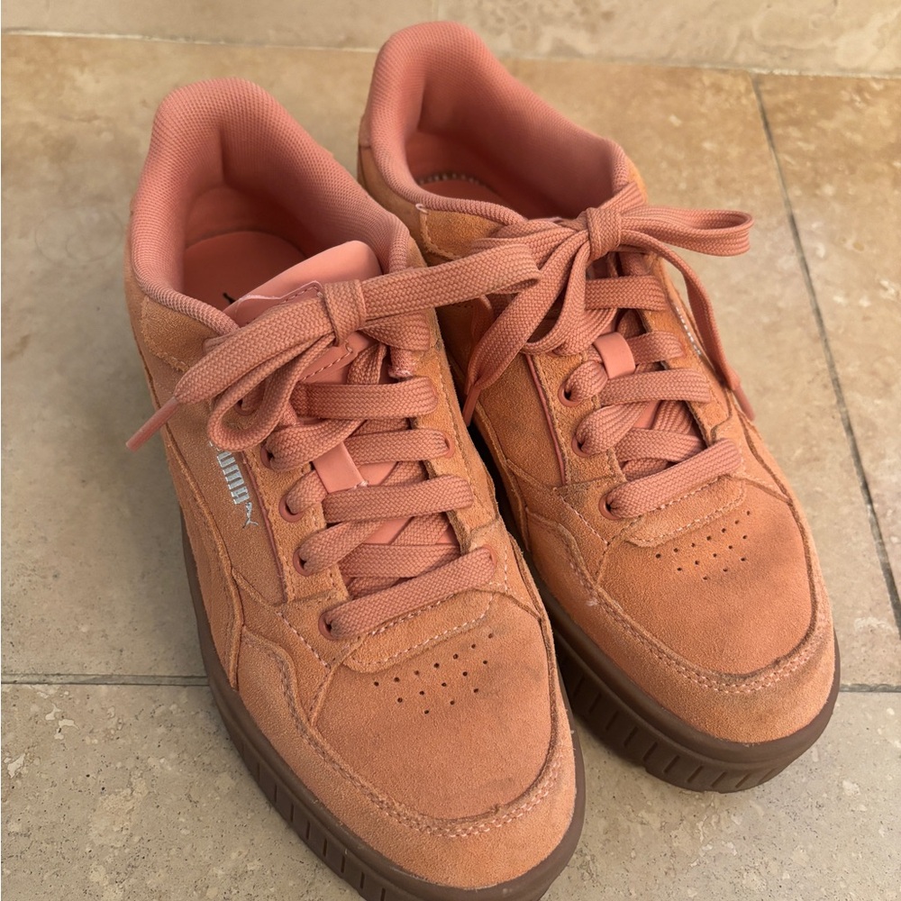Puma Women's Peach Sneakers